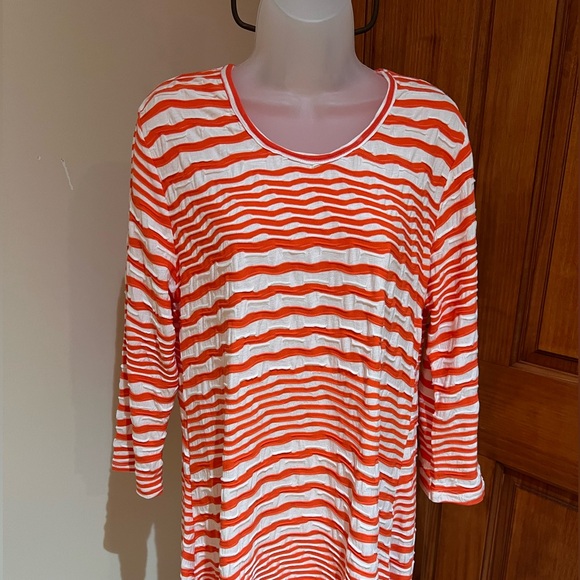 NEW NWOT LULU B ORANGE & WHITE ASYMMETRICAL STRIPED TUNIC TOP IN A SIZE MEDIUM - Picture 3 of 9